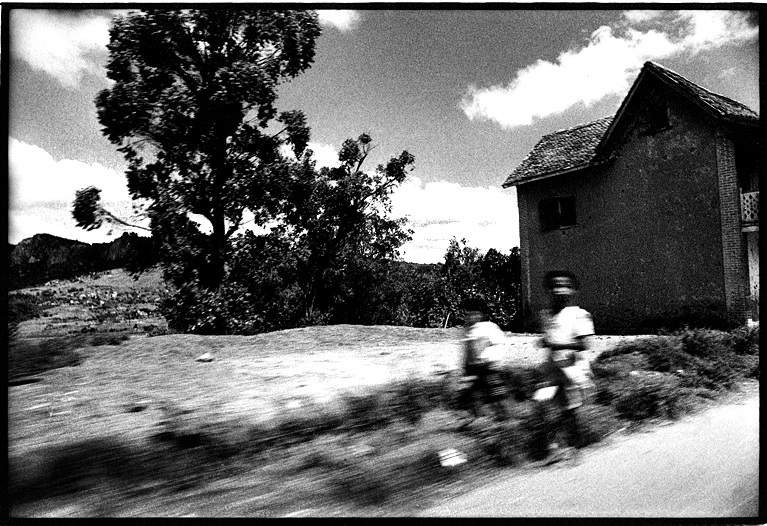 Travelling down the spine of Madagascar from Antananarivo to Taolagnaro by Toby Deveson. March 1990